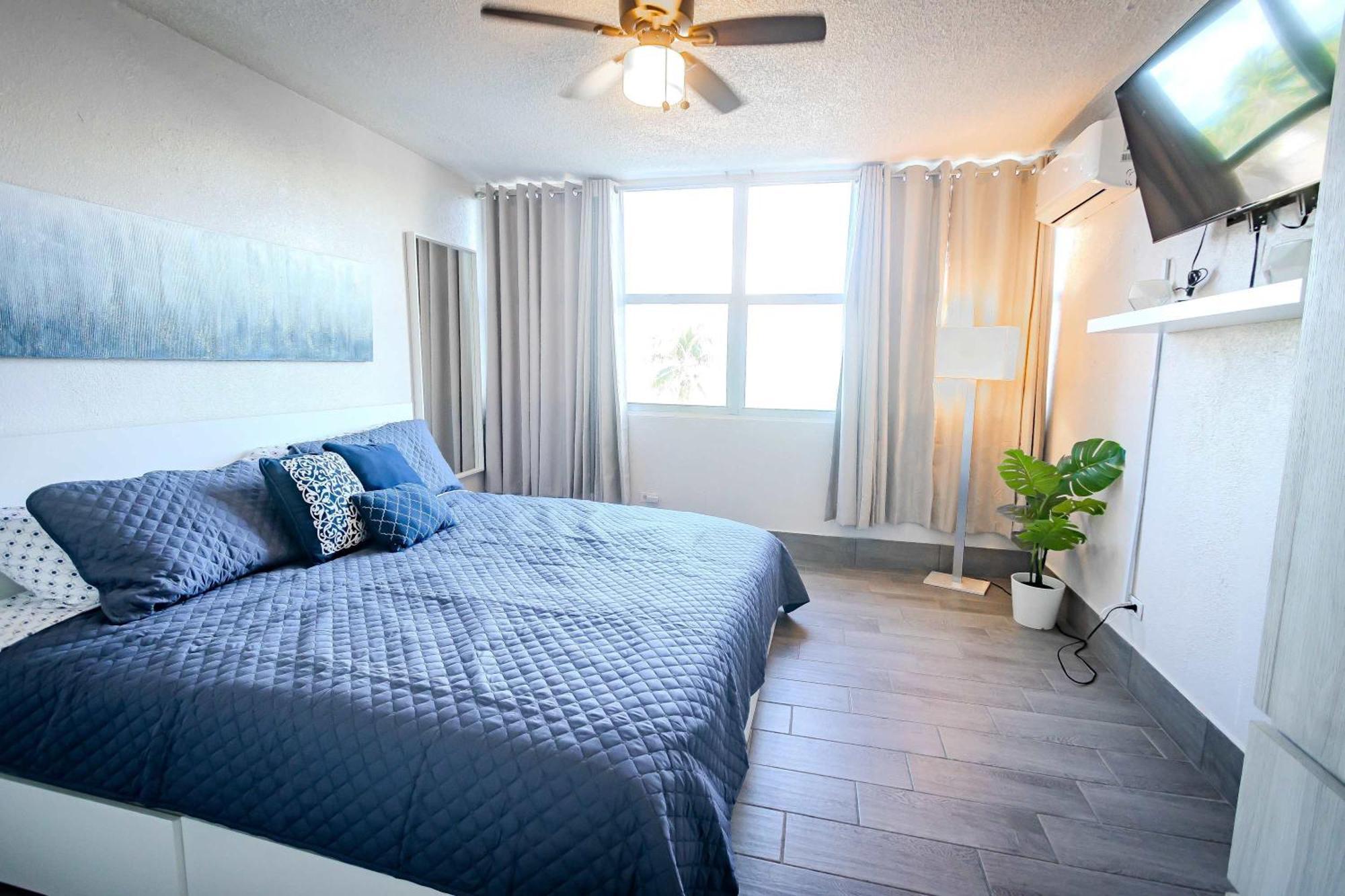Family Beach Getaway- Isla Verde Paradise *
